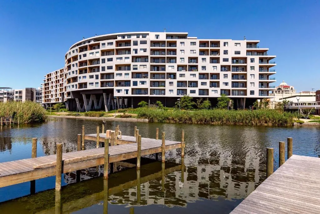 Blou Inn - Waters Edge, Cape Town, South Africa