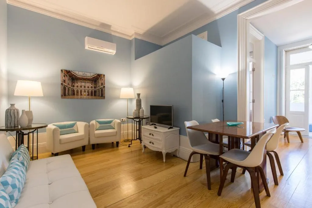 Sky Blue Canvas with and A/C – by metro and bus, Porto, Portugal
