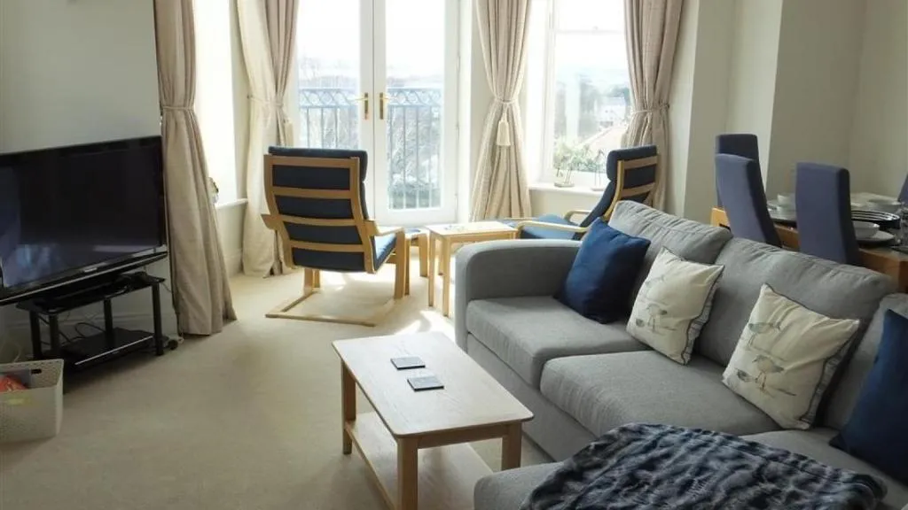 Bryn y Mor 9, Tenby, United Kingdom