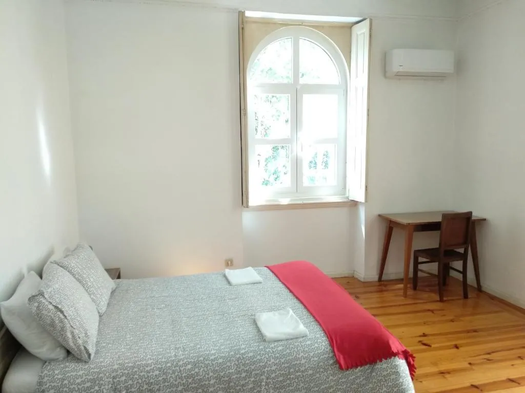 Carolina M Apartment in front of Metro, Porto, Portugalia