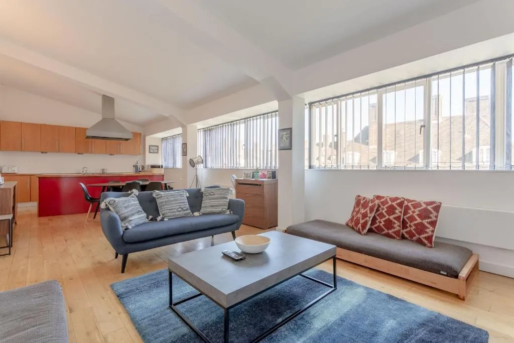 2 Bedroom Loft Near Edgware Road, Londra, Marea Britanie