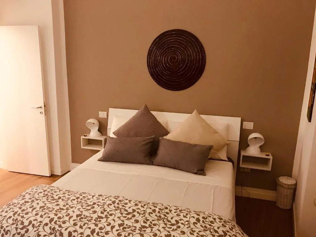 Nardones 35 Guest House, Napoli, Italia