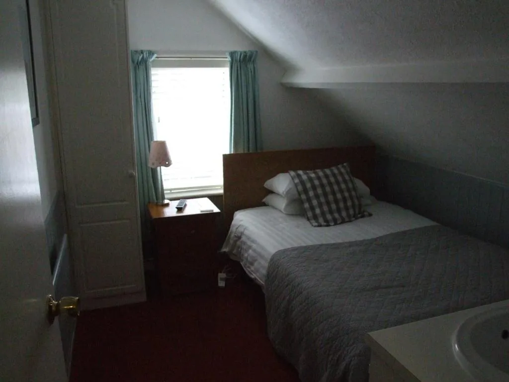 Four Seasons Guest House, Southampton, Marea Britanie