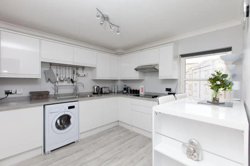 amazing apartments: Annandale Street, Edinburgh, United Kingdom