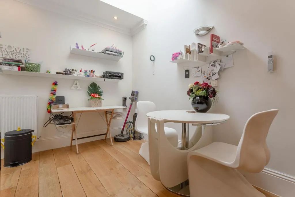 Modern 1 Bedroom Flat in Highbury, Londra, Marea Britanie