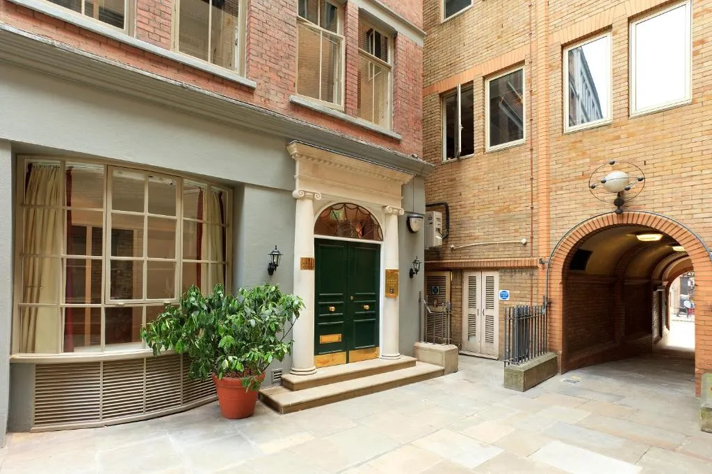 SACO Fleet Street, Crane Court, Londra, Marea Britanie