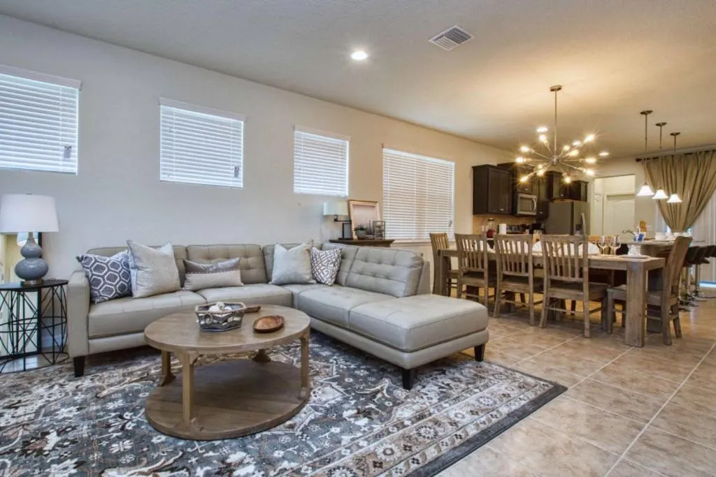 Gobi Villa 1820, Kissimmee, Statele Unite ale Americii