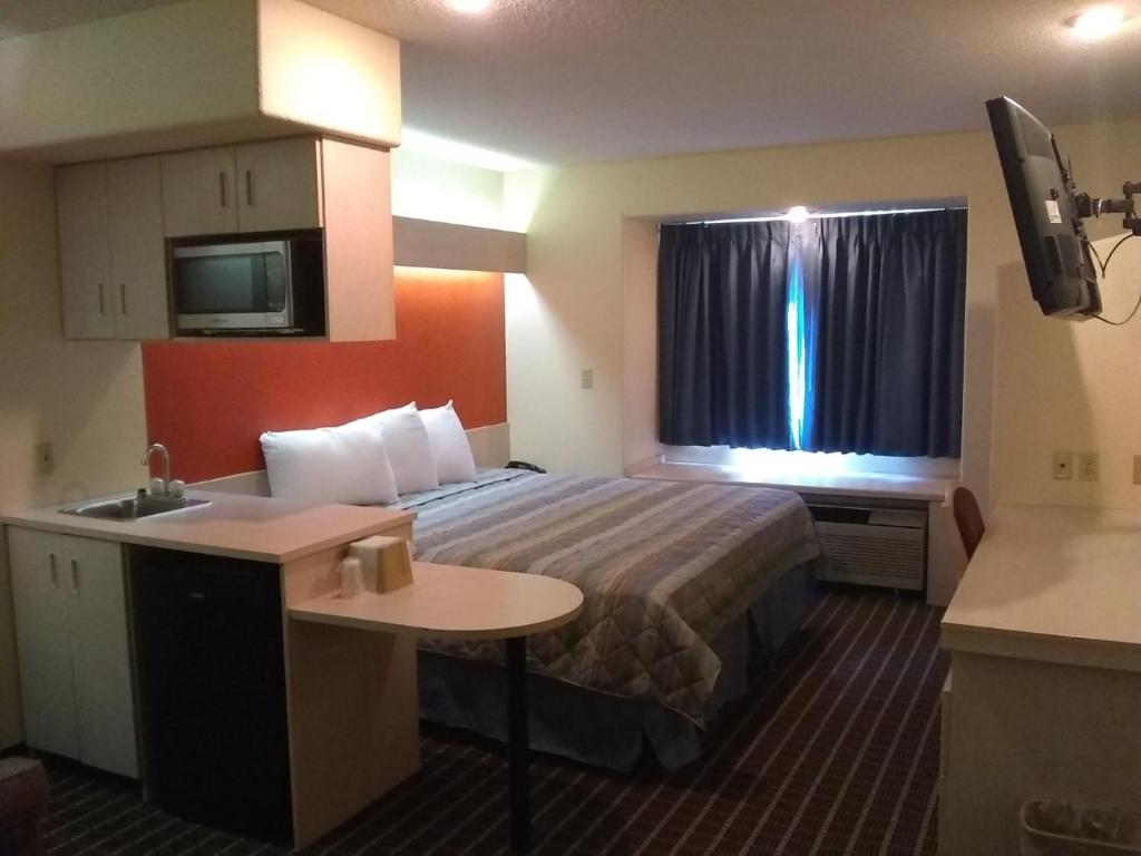 A room at the Travelodge by Wyndham Chadron.