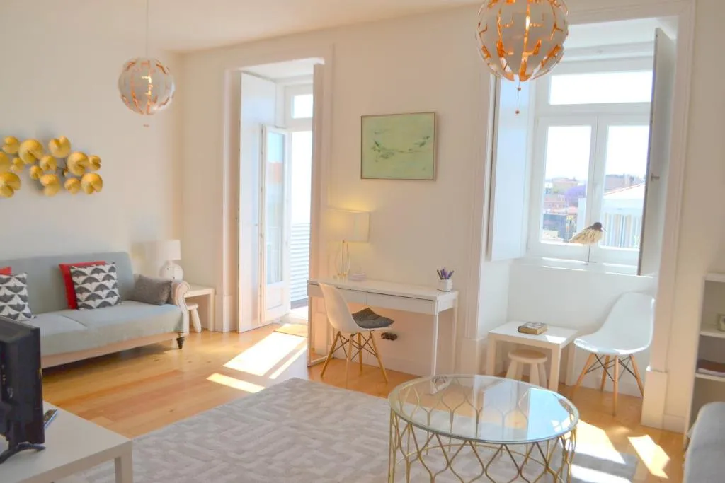RH OLARIAS 19, View & Terrace & Swimming Pool, Amadora, Portugal