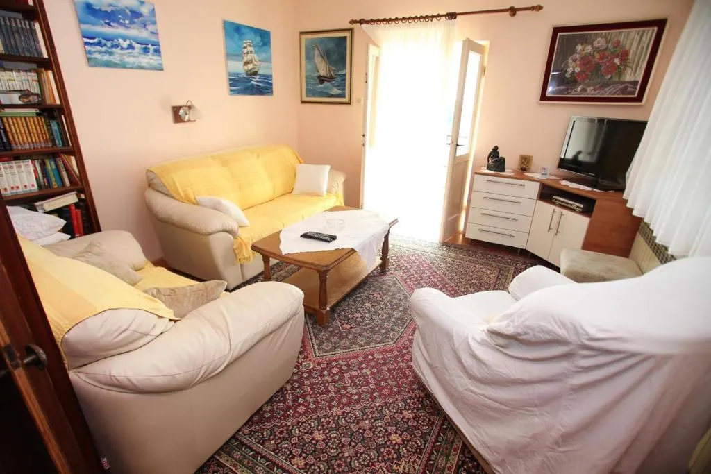 Apartments by the sea Trogir - 15011, Trogir, Croaţia