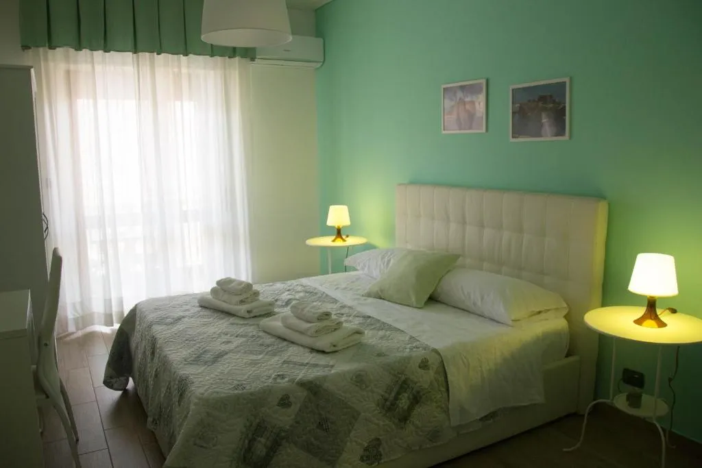 Mary's house, Napoli, Italia