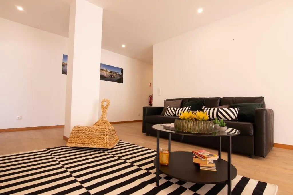 DV Stays The Constitution 3BR 2WC AC, Porto, Portugalia