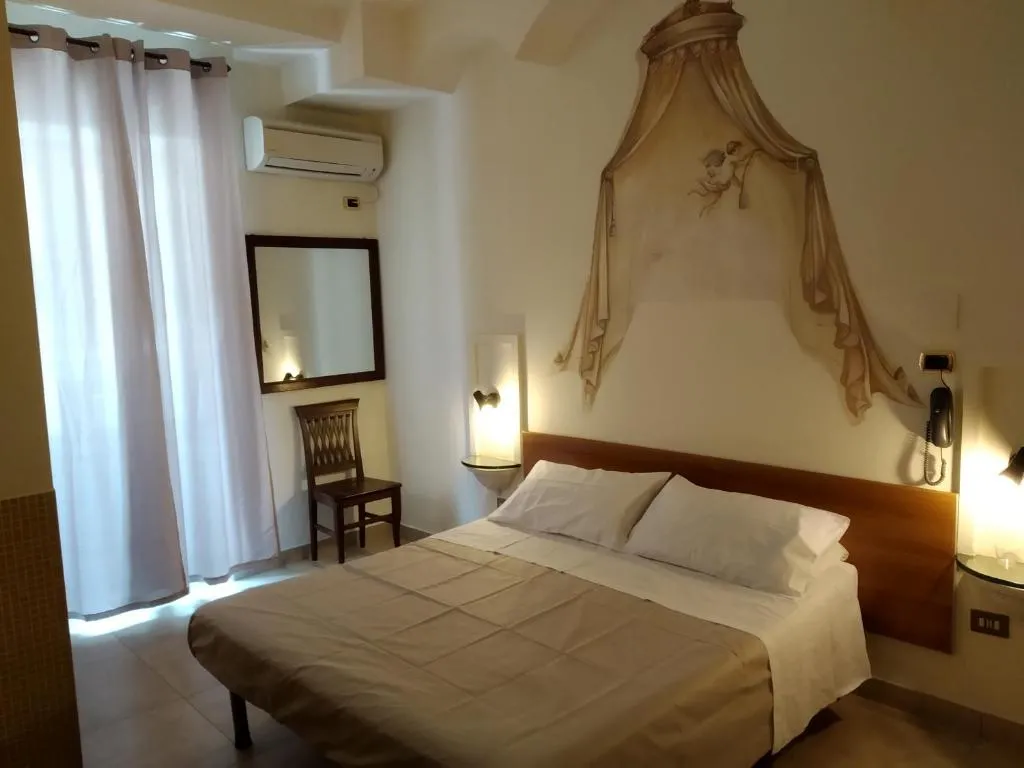 Hotel Vittorio Veneto, Napoli, Italia