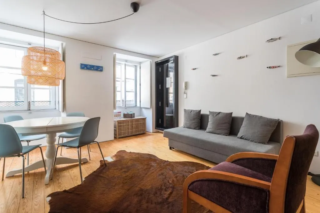 Feels Like Home Cozy Apartment near Av. Liberdade, Amadora, Portugal