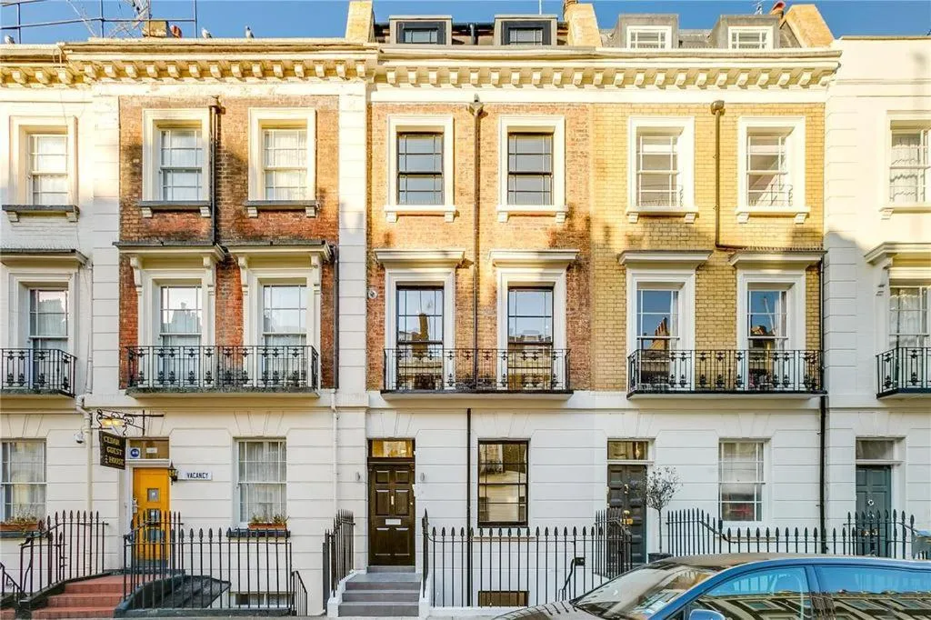 Luxury 2 bedroom property in the heart of Belgravia, Londra, Marea Britanie