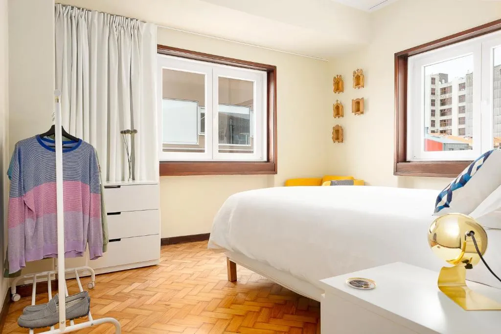 Big Families & Groups Bonjardim views 5 bedrooms 3 bathrooms, Porto, Portugal