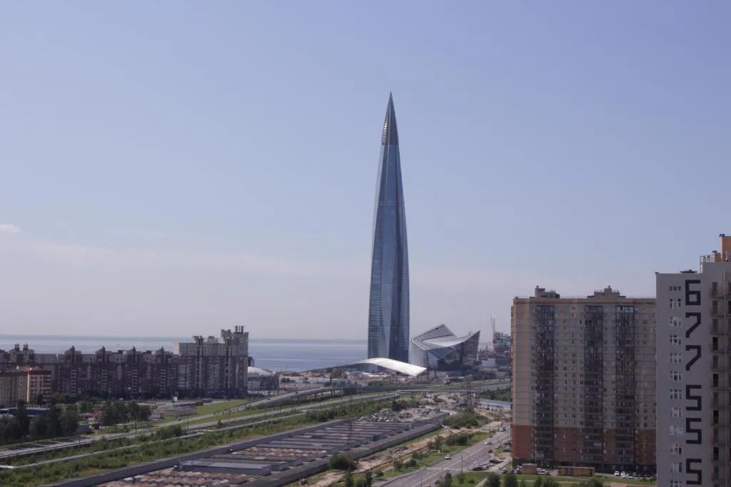Просторная квартира с видом на залив и Лахта Центр, Kudrovo, Russia