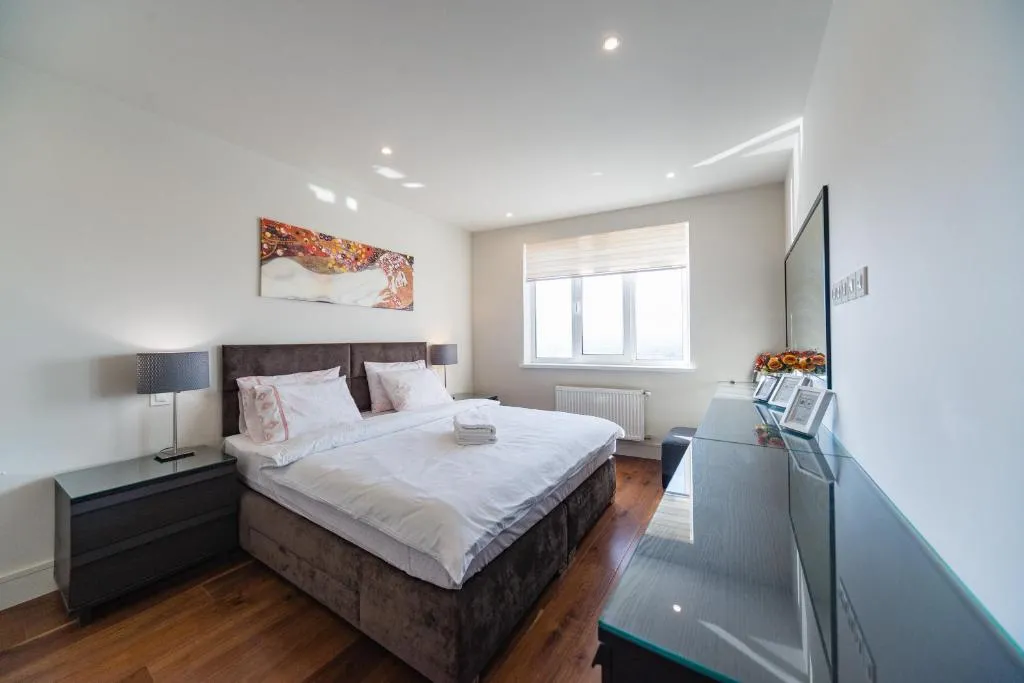 Luxury Apartment st. Malinovskogo 8, Kiev, Ukraine