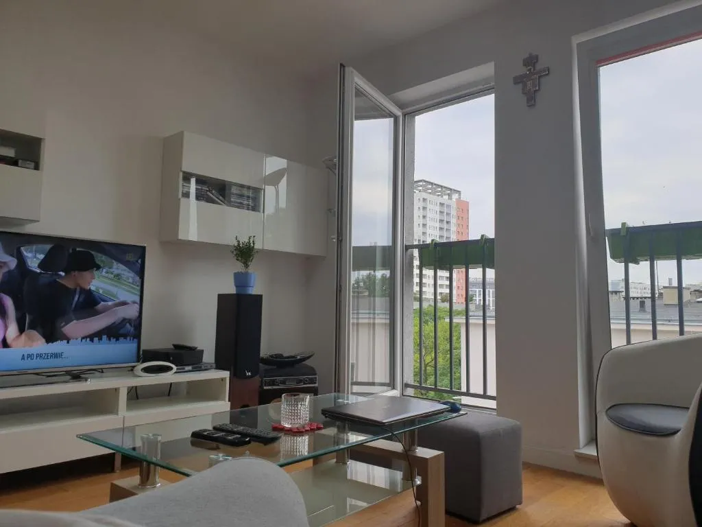 Rondo Wiatraczna 10 min to City Center 7 min to river, Warsaw, Poland