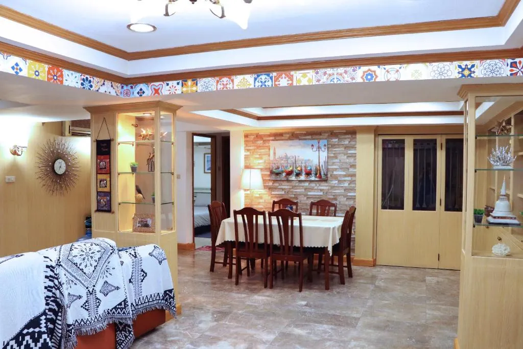 Ekkamai /5Rooms/HealthLand/Bus station/Nightclub/BigC, Bangkok, Thailand