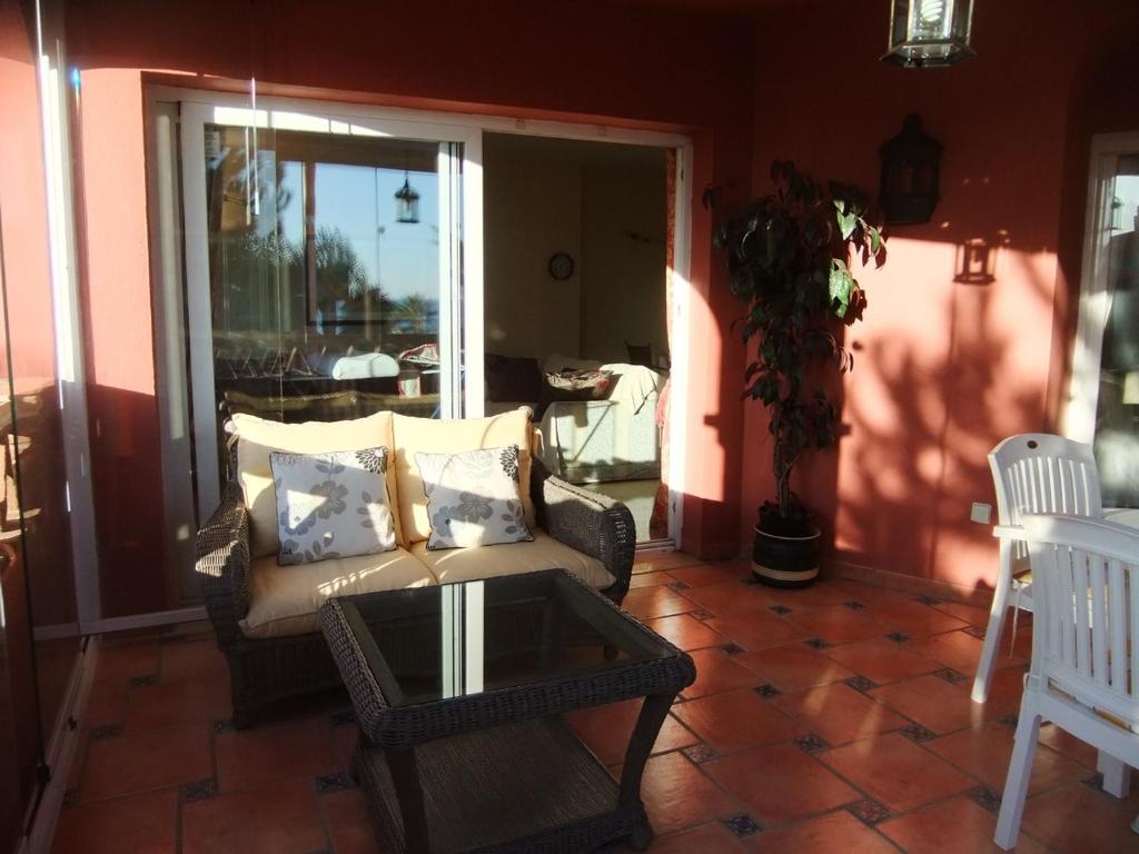 Beach apartment in Elviria Marbella, great location with the beach on your door step