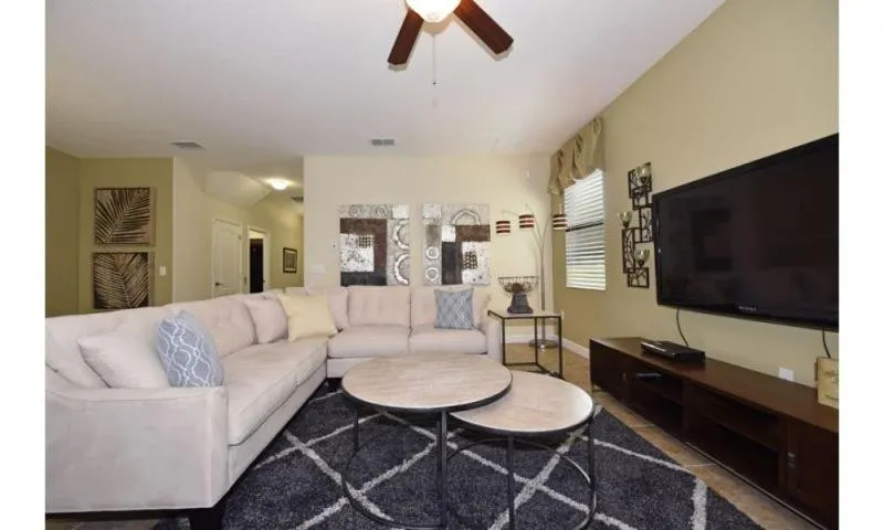 Gorgeous ChampionsGate Golf Resort 7 Bedroom Pool Home, Davenport, Statele Unite ale Americii