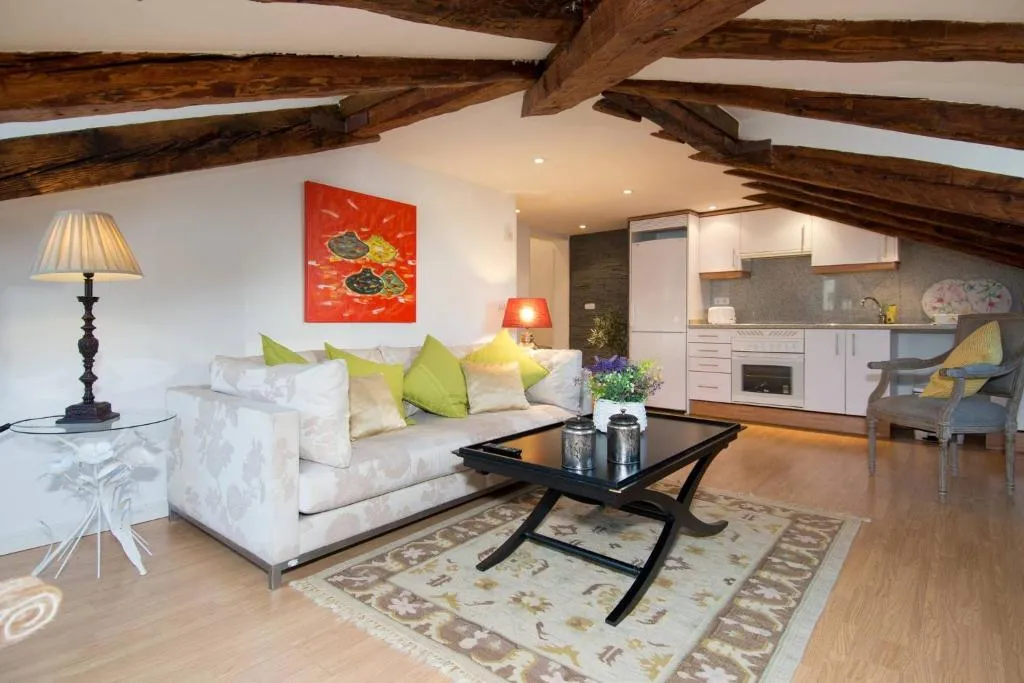Charming Apartment In The Heart Of Madrid, Madrid, Spania