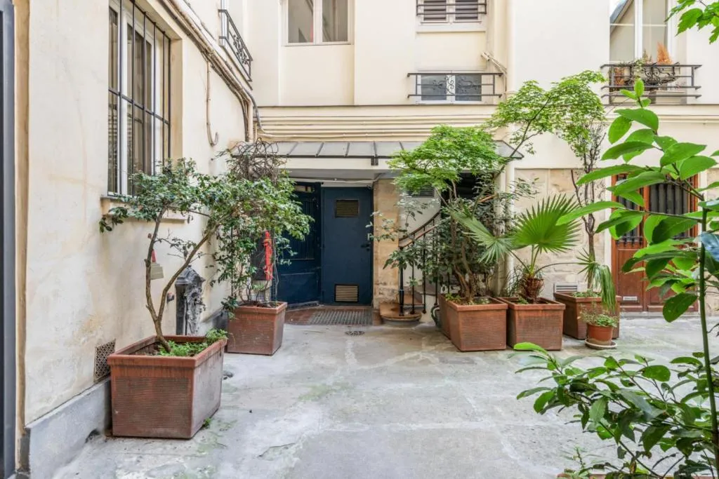 Studio at the heart of Paris in Marais République district - Welkeys, Paris, Franţa