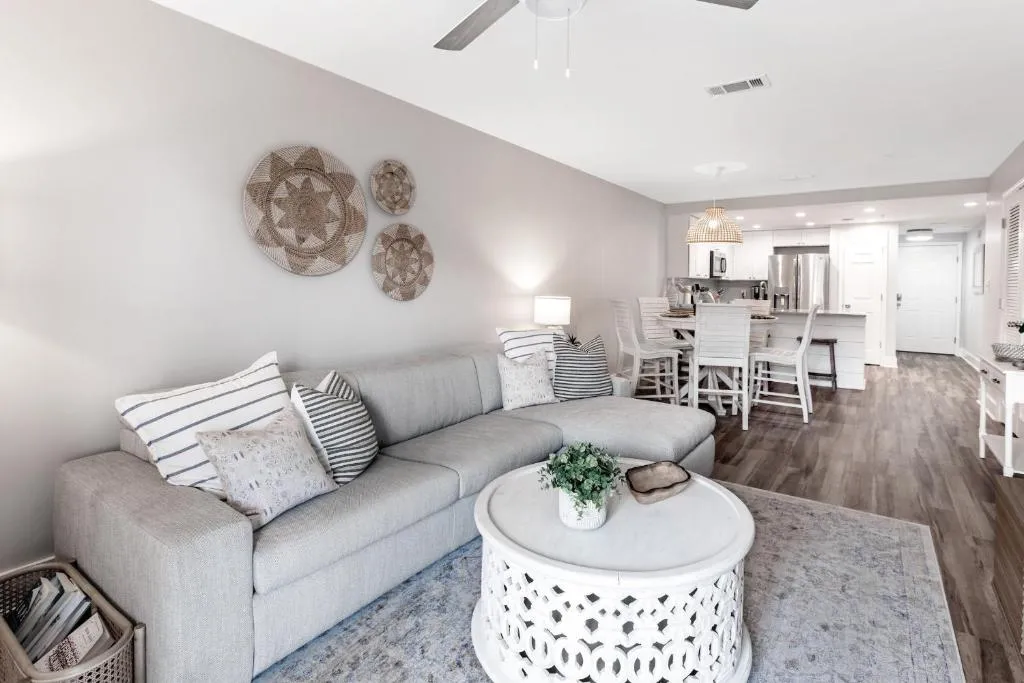 New Listing! Coastal Gem With Pool - Walk To Beach Condo, Destin, Statele Unite ale Americii