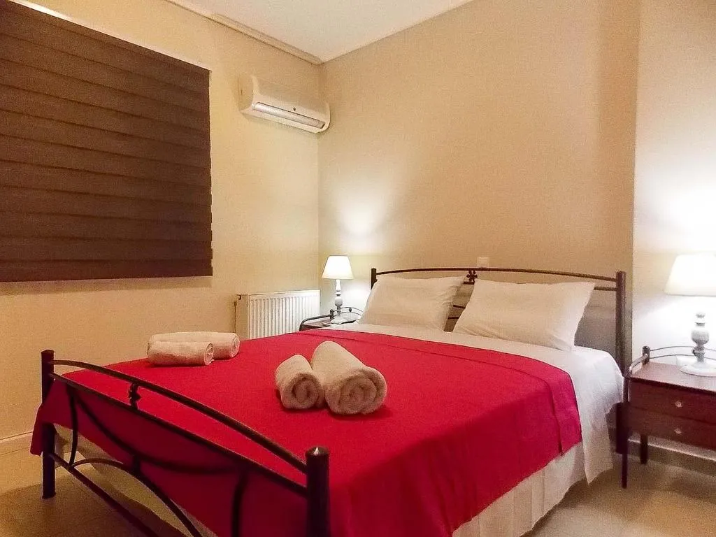 Nea Filadelfia- Spacious Apartment with Garden, Atena, Grecia