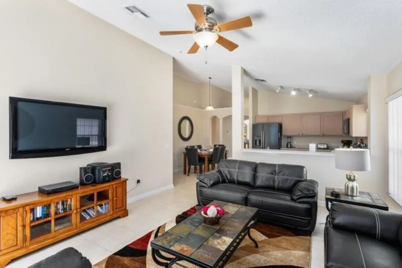 Deluxe 4 Bedroom 3 Bath Pool Home in Rolling Hills, Orlando, Statele Unite ale Americii