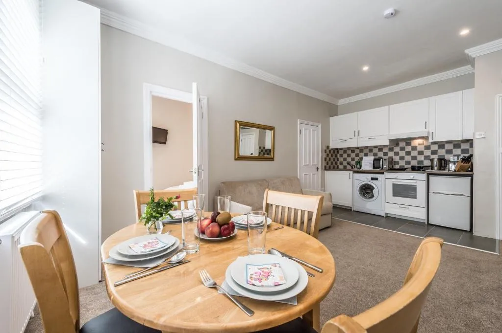 Stylish Apartment,12 Minutes from Oxford Street,central London,ac,wifi!, London, United Kingdom
