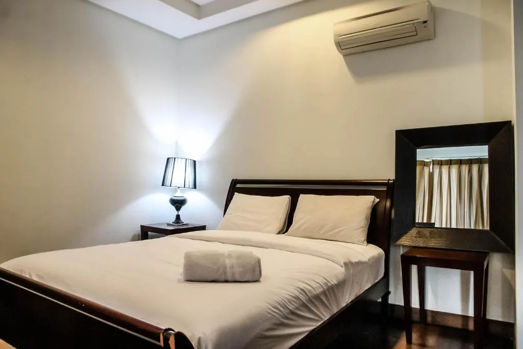 Best Location 1BR The Mansion at Kemang Apartment By Travelio, Jakarta, Indonezia