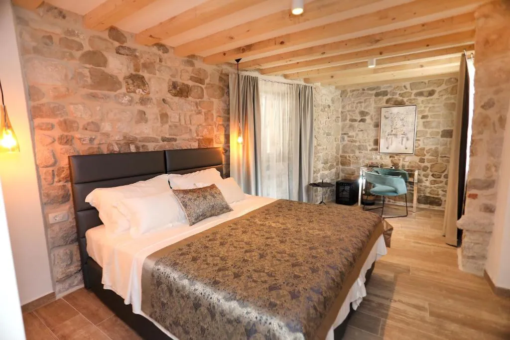 Villa Teuta, Trogir, Croaţia