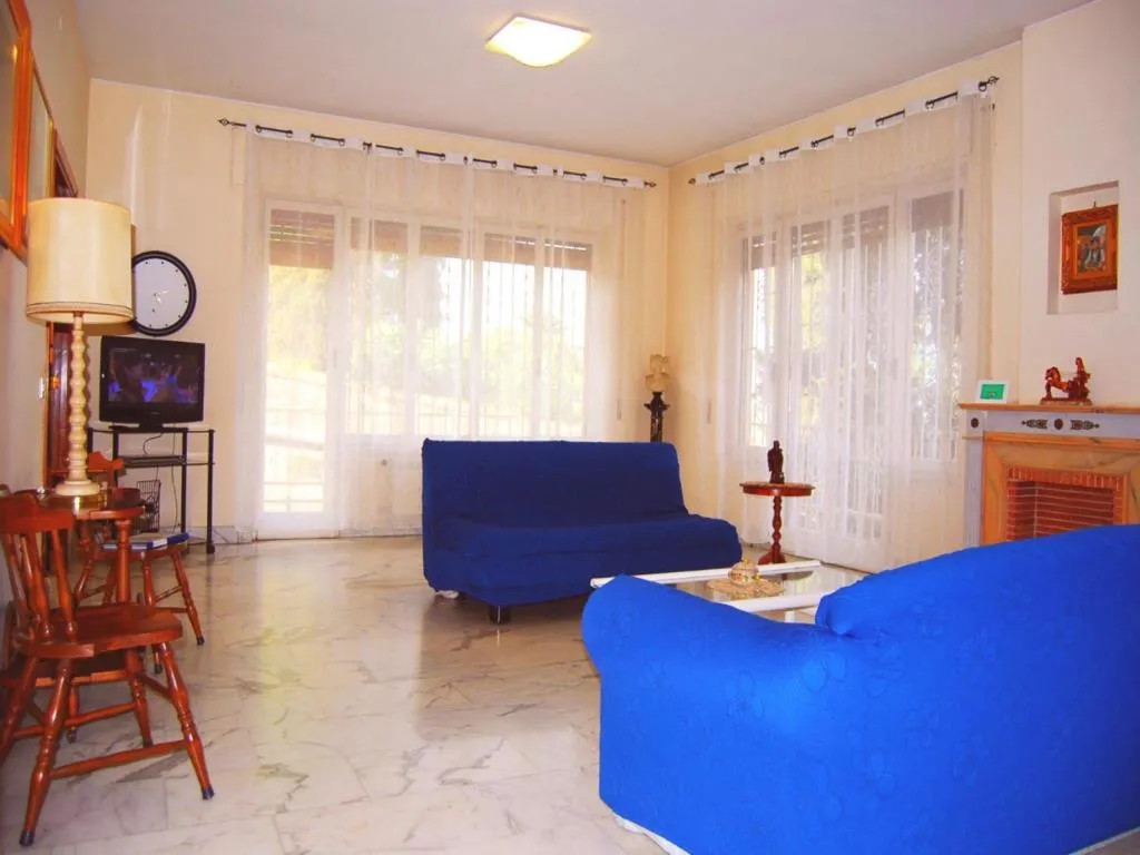 Luminous Trastevere Apartment, Roma, Italia