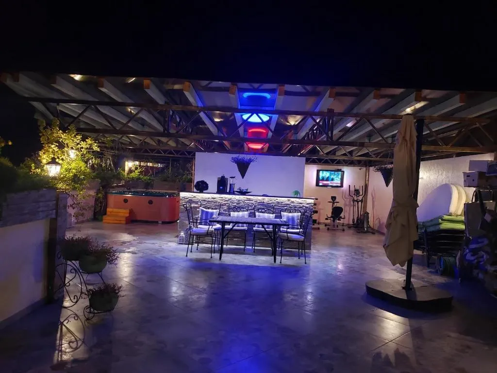 V Gostyah U Julii Guest House, Adler, Rusia