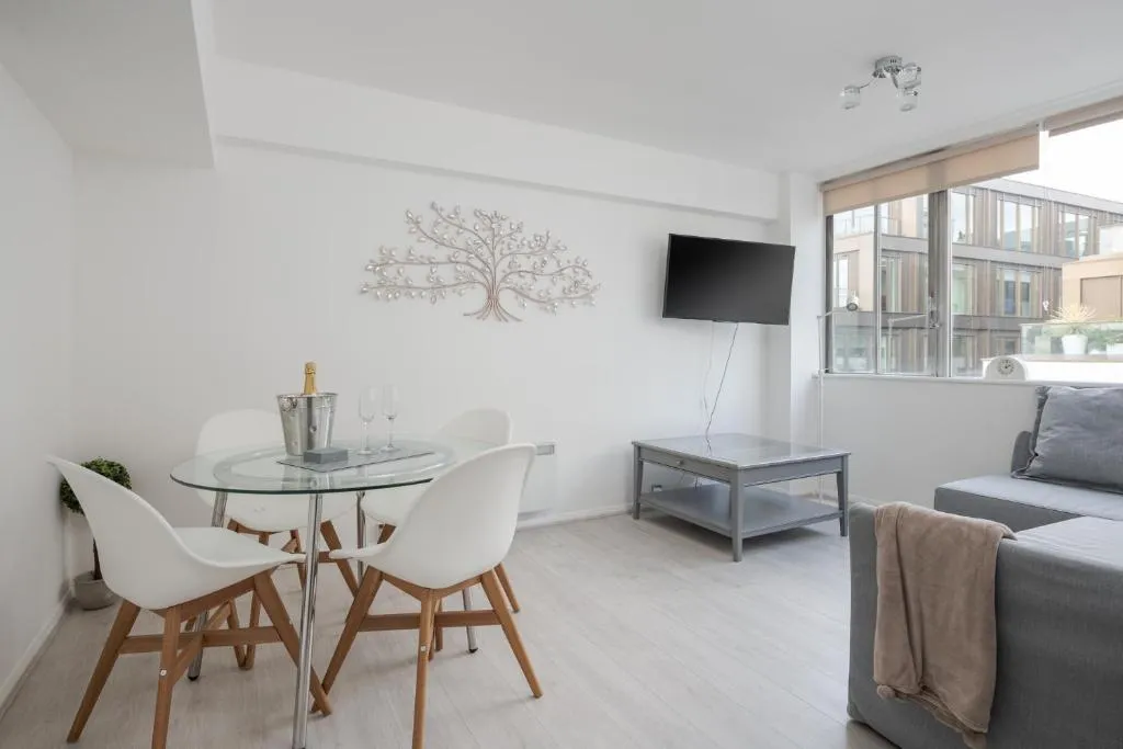 Royal Mayfair Suite, Green Park., London, United Kingdom