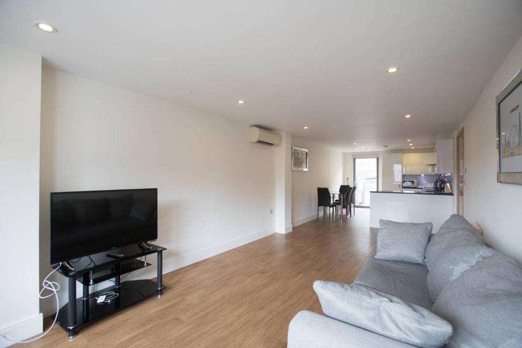 Bright and Modern 3 Bed Apartment Hyde Park Central London