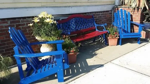 Burbank Rose Inn Bed & Breakfast, Cwmbran, United States
