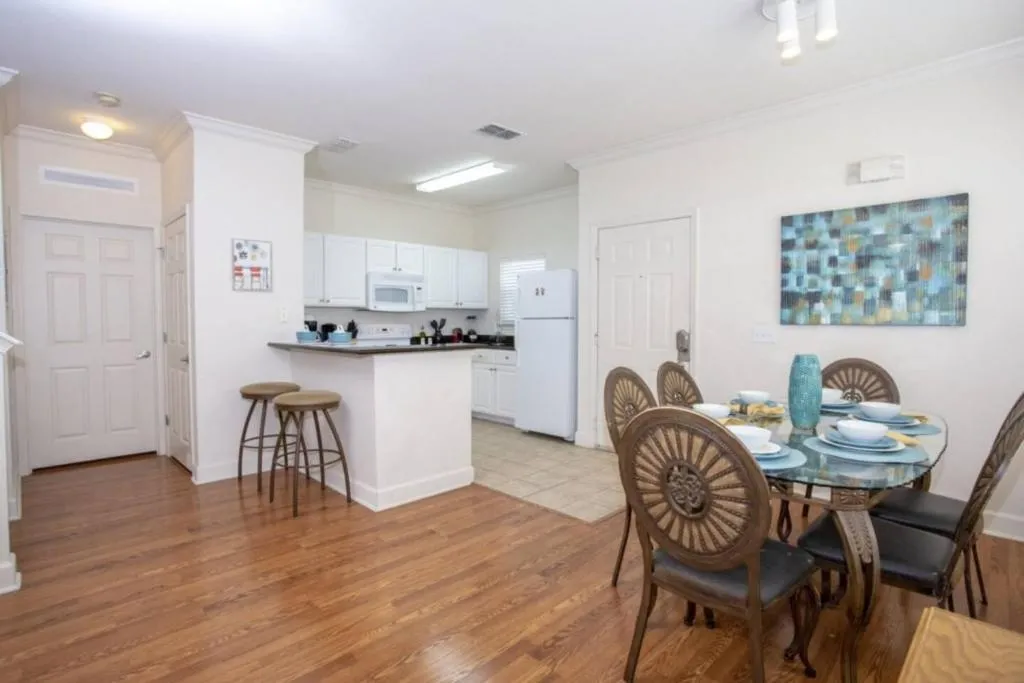 Four Bedroom Sleeps Ten 3040 Lucaya Villa 15 Min from Disney!, Kissimmee, Statele Unite ale Americii