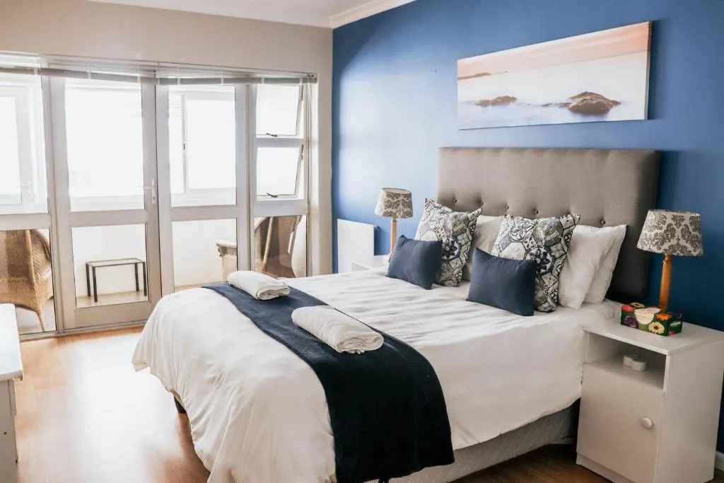 New Cumberland- Beachfront apartment-Ocean Views-WiFi, Cape Town, South Africa