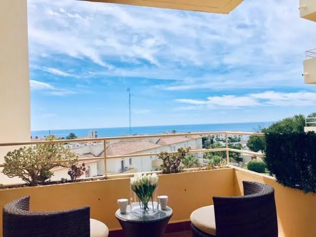 Charming apartment with a stunning see view, Málaga, Spania