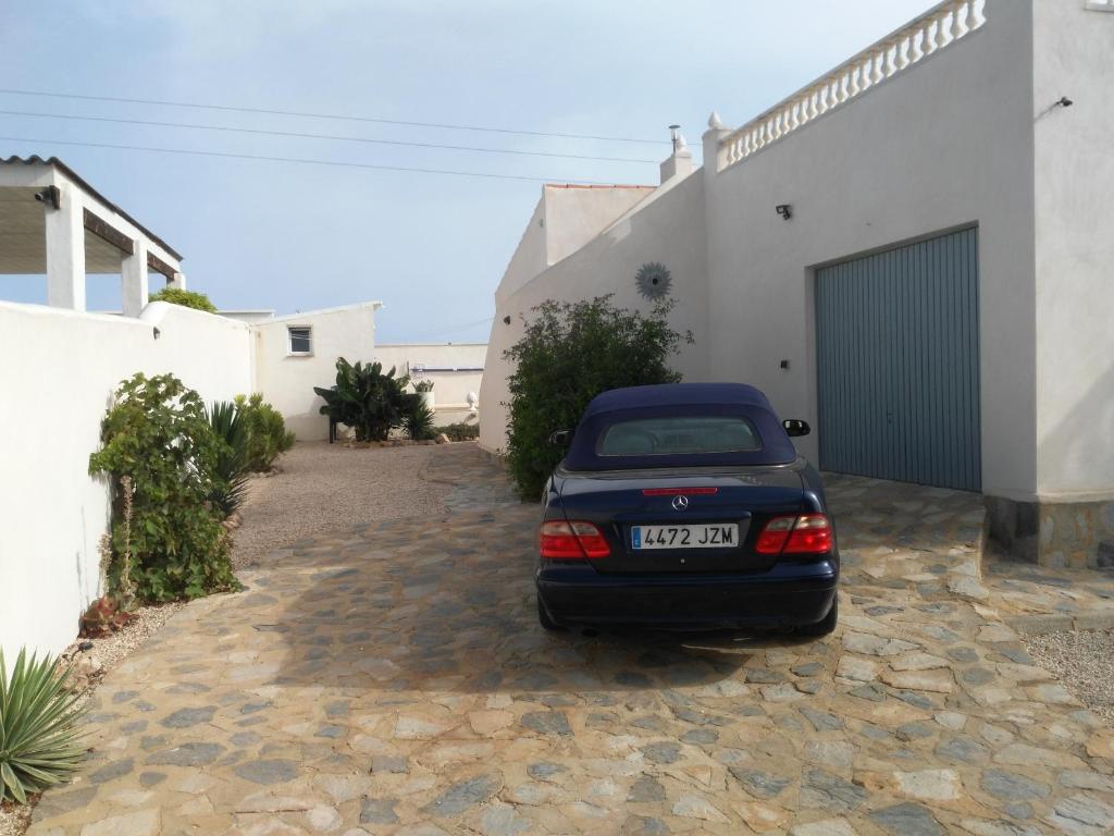 221643348
