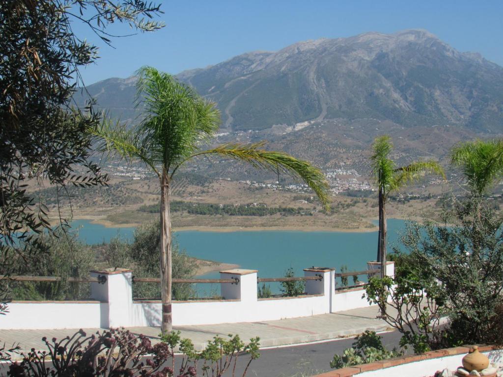 Vistas al lago with private pool 24
