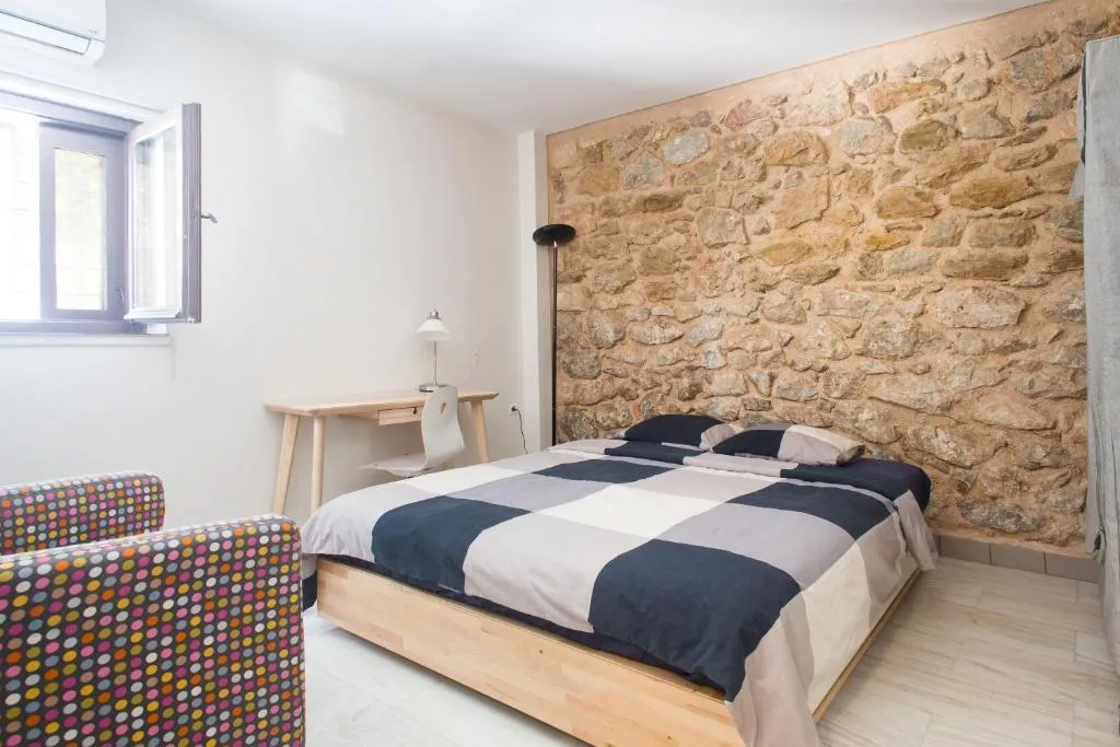 Cosy downtown studio in top neighboorhood, Atena, Grecia