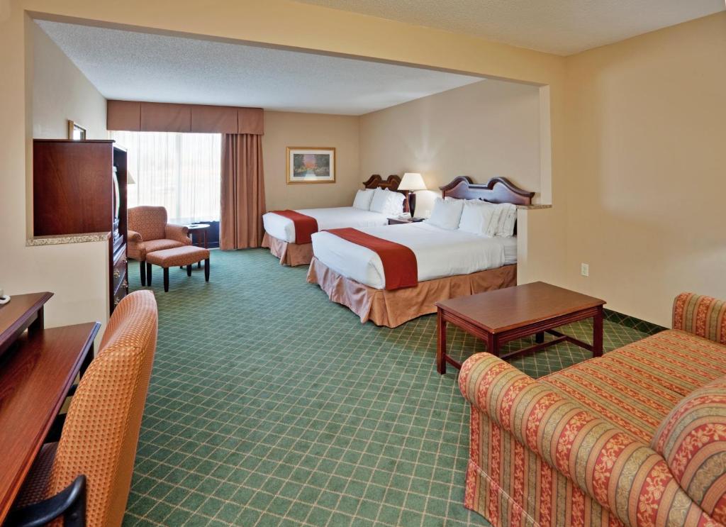 A room at the Holiday Inn Express Hotel & Suites Cape Girardeau I-55.