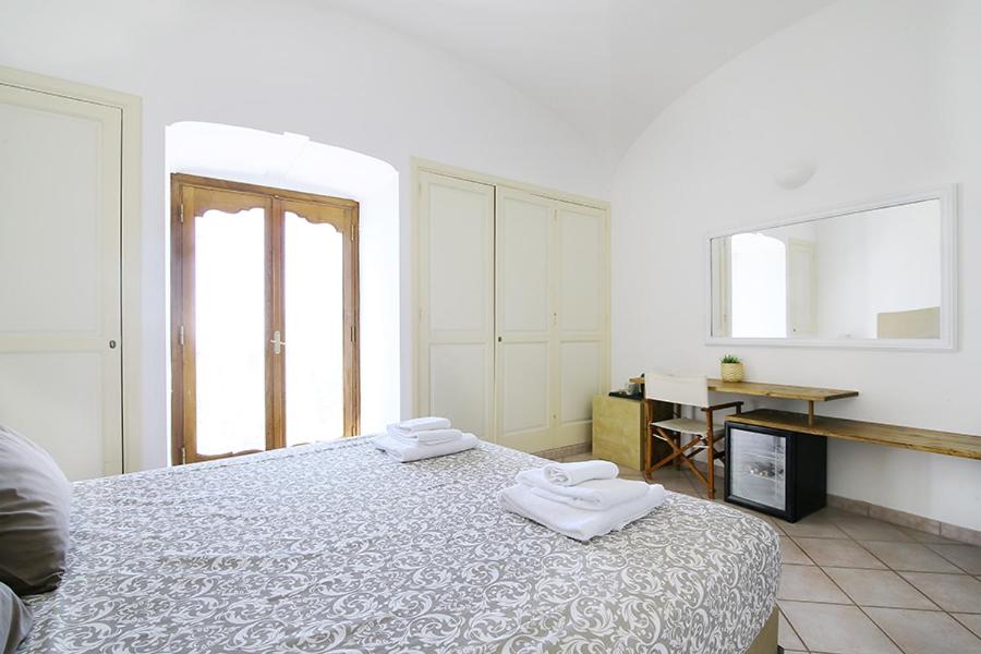 Double Room with Balcony and Sea View