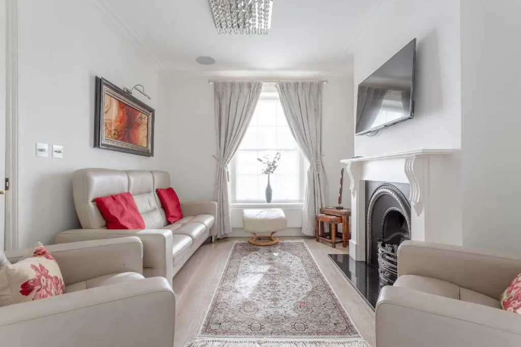 Stunning & Modern 3Bed House in Victoria., Londra, Marea Britanie