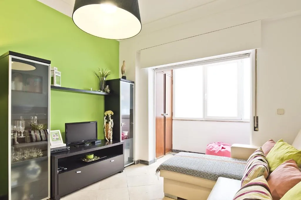 BmyGuest - 5 Outubro Typical Apartment, Amadora, Portugal