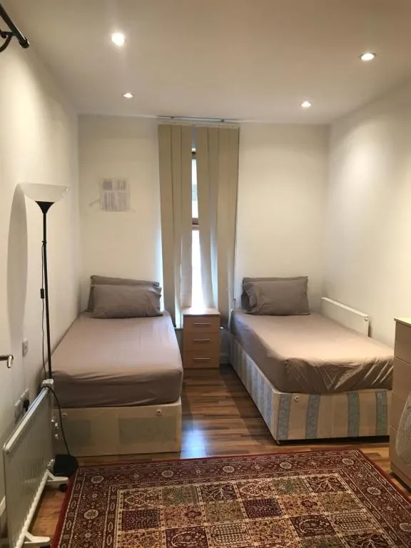 Luxurious room, Londra, Marea Britanie